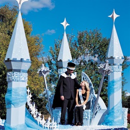 Tall Turrets With Star Arch Parade Float Kit